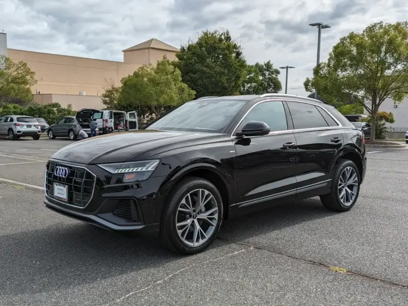 AUDI Q8 2024