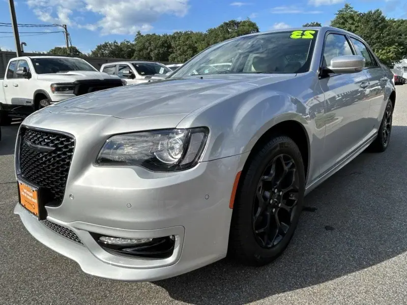 CHRYSLER 300 2023