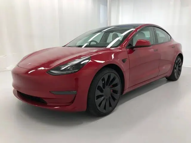 TESLA MODEL 3